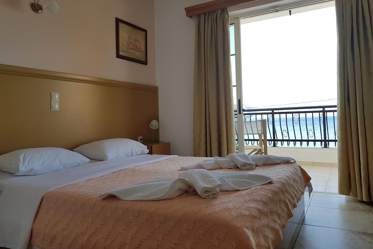 Double or Twin Room, Sea View | In-room safe, free WiFi, bed sheets