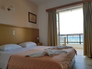 双人房或双床房, 海景 | 客房内保险箱、免费 WiFi、床单
