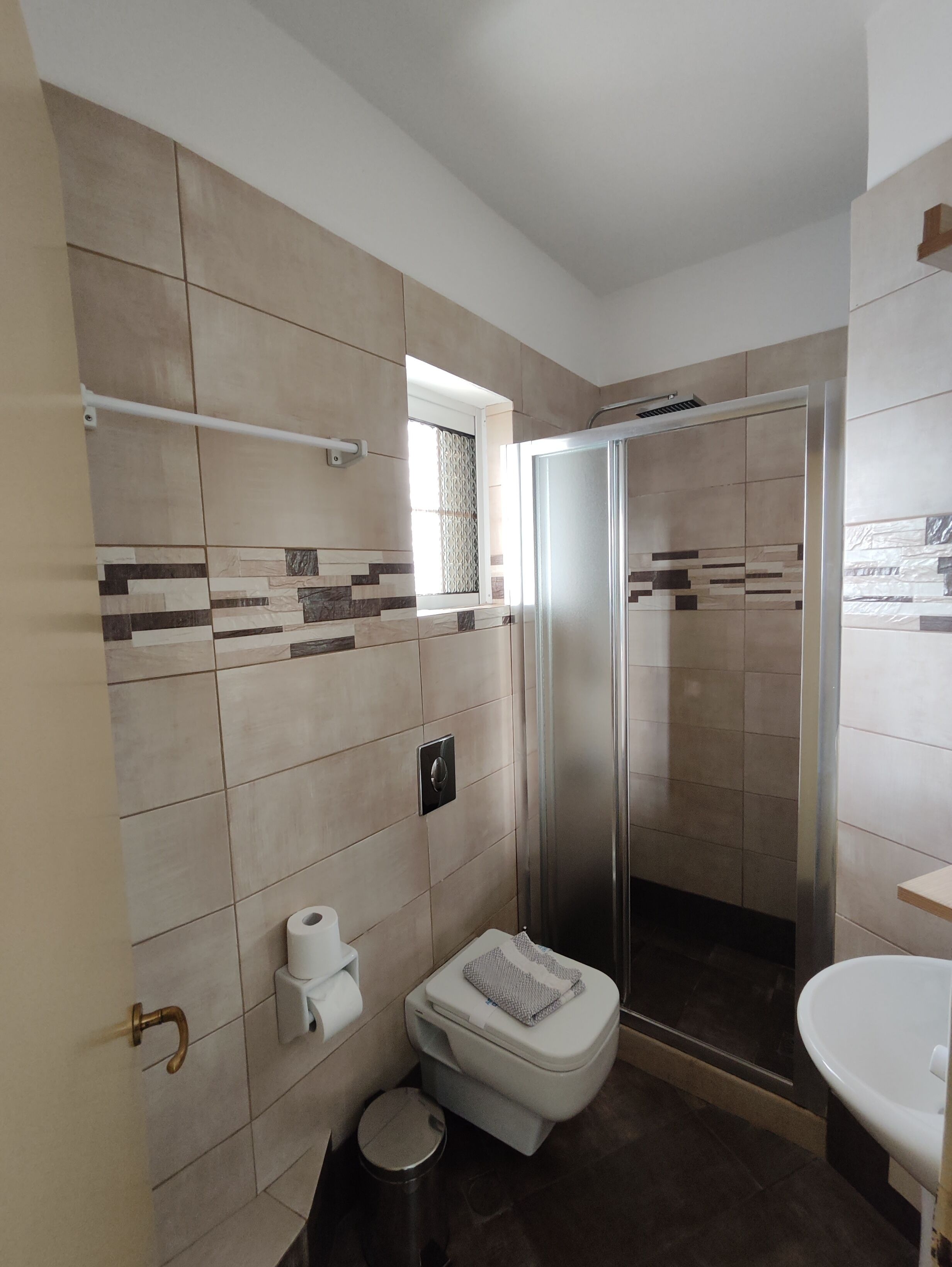 double or twin room, sea view | bathroom | shower, hair dryer, towels