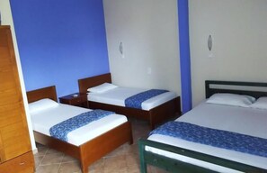 Phòng 4 Tiêu chuẩn | Bàn ủi/dụng cụ ủi quần áo, nôi/giường cho trẻ sơ sinh (phụ phí)