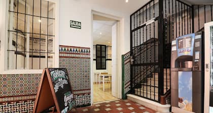 Feel Hostels City Center