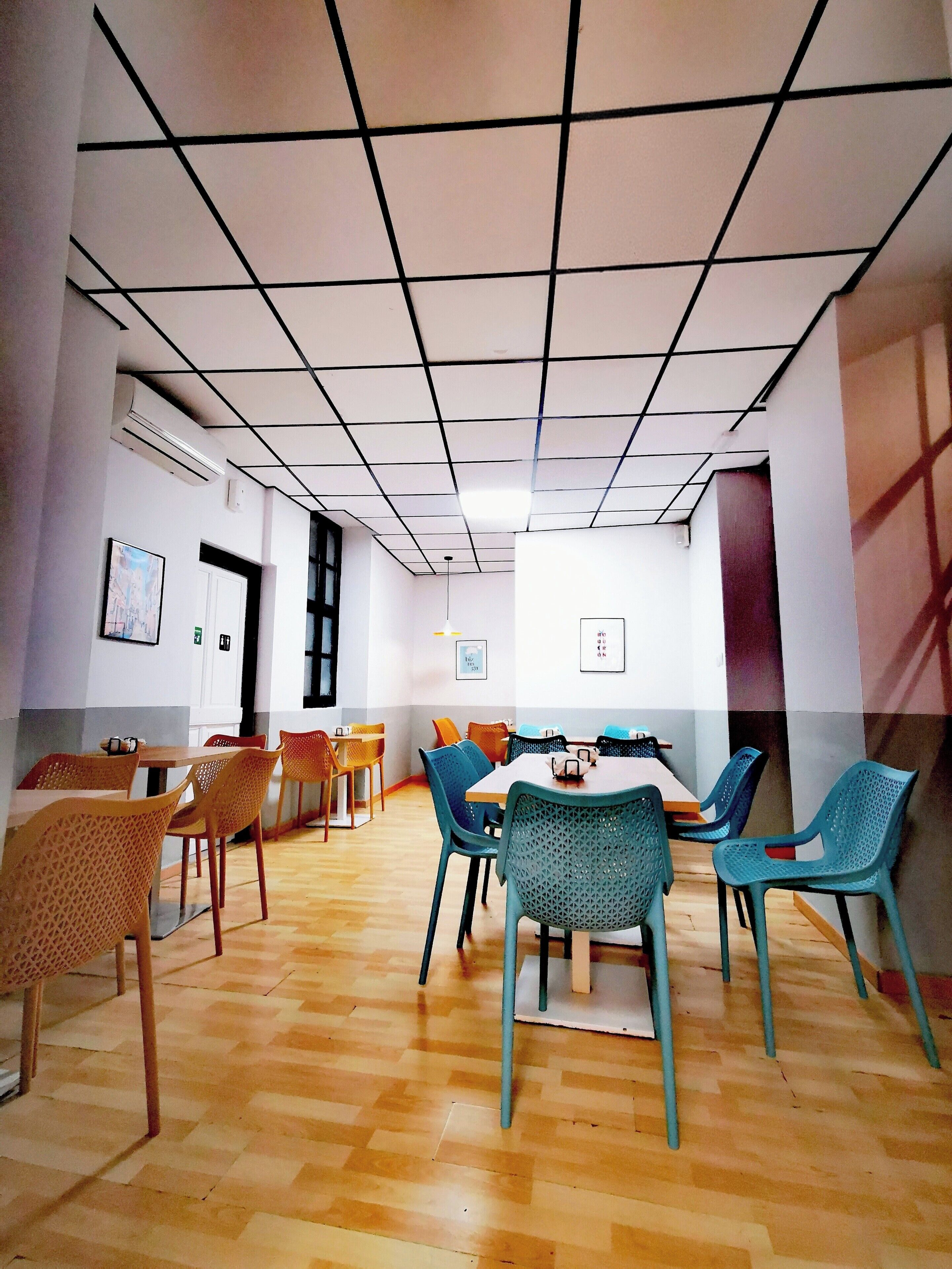 Sarapan ambil sendiri setiap hari (EUR 4.00 per orang)