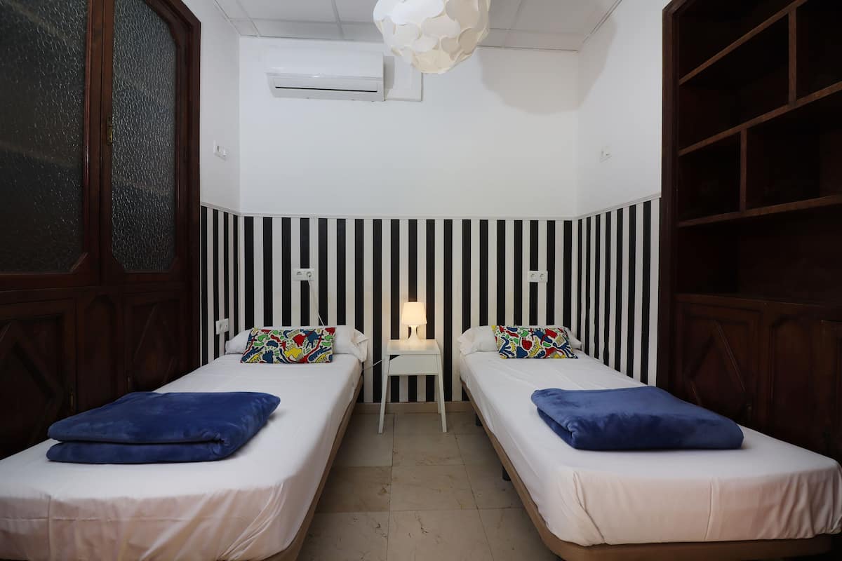Small Double Room, Shared Bathroom