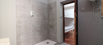 Feel Hostels City Center