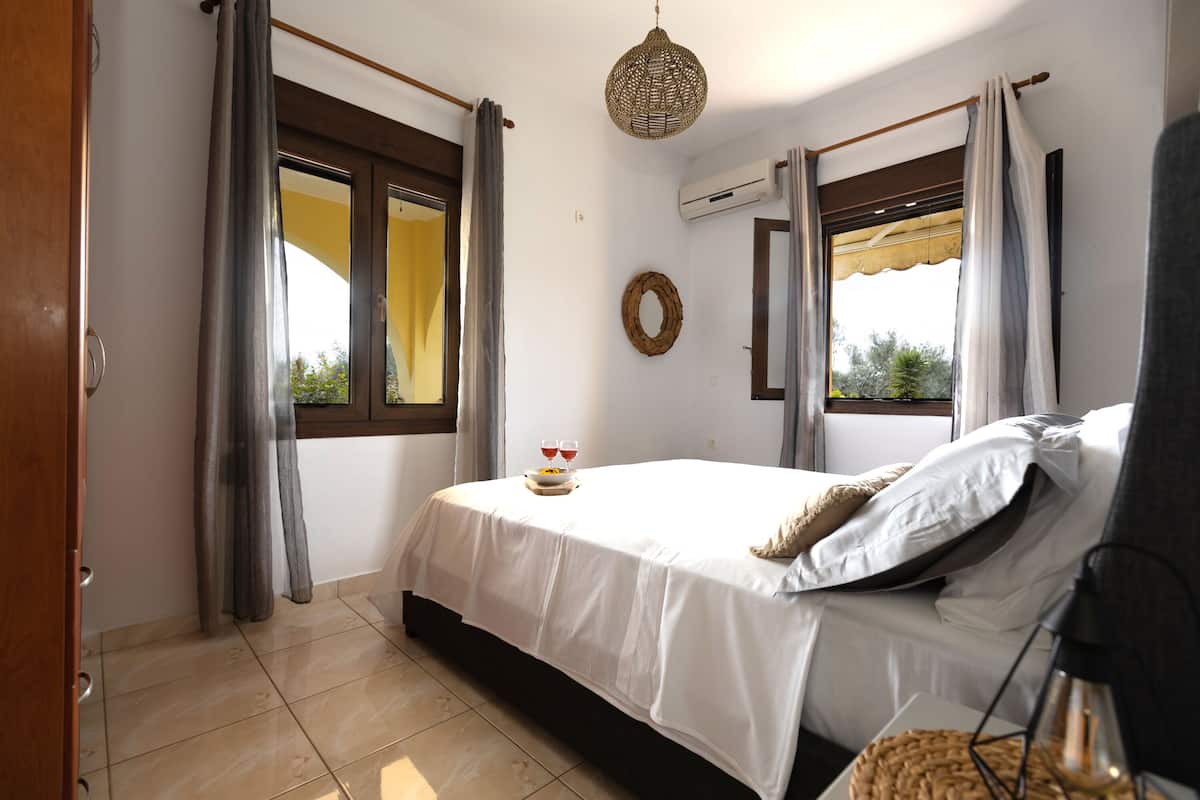 standard apartment, 1 bedroom, kitchen | 1 bedroom, egyptian cotton sheets, premium bedding, pillow-top beds