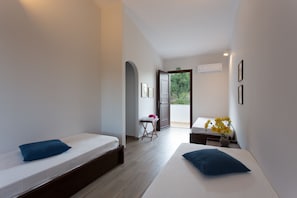Flat-screen TV - Venetia Apartments (Monemvasia)