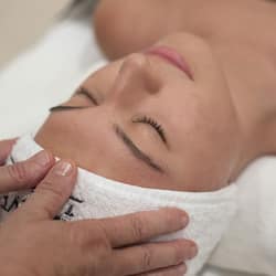 Sauna, hot tub, steam room, Turkish bath/hammam, body treatments