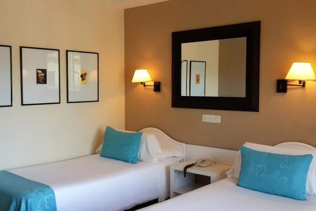 minibar, in-room safe, individually furnished, desk