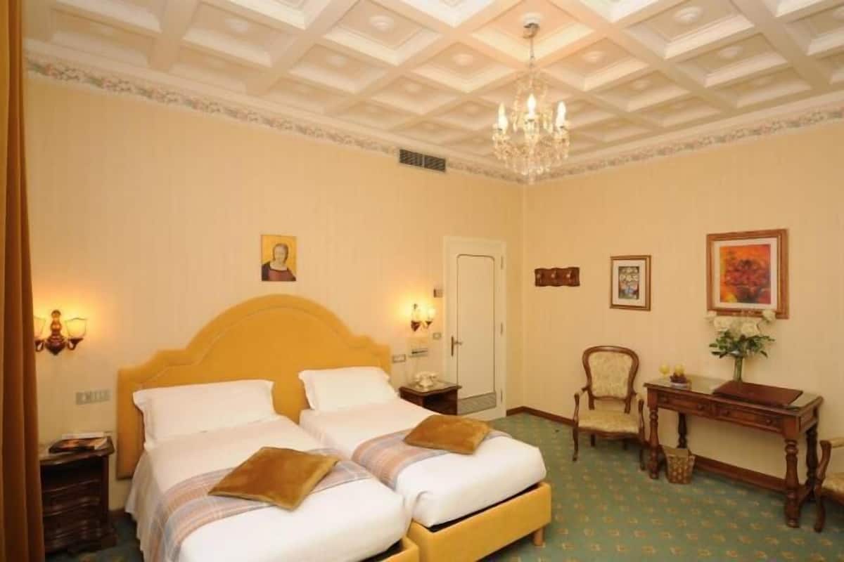 Literie de qualité supérieure, matelas Tempur-Pedic, minibar