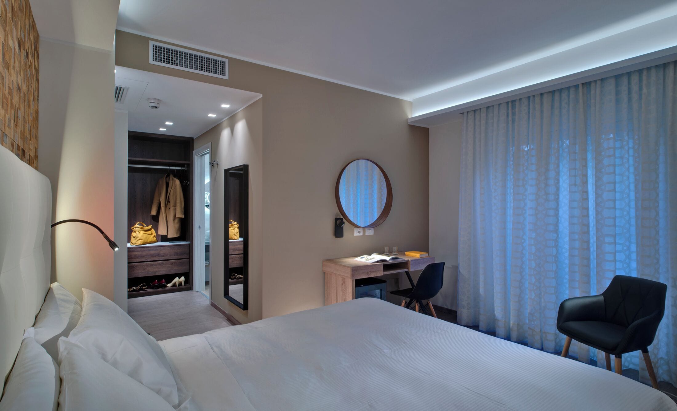 Chambre Double Supérieure | Minibar, coffres-forts dans les chambres, bureau, chambres insonorisées