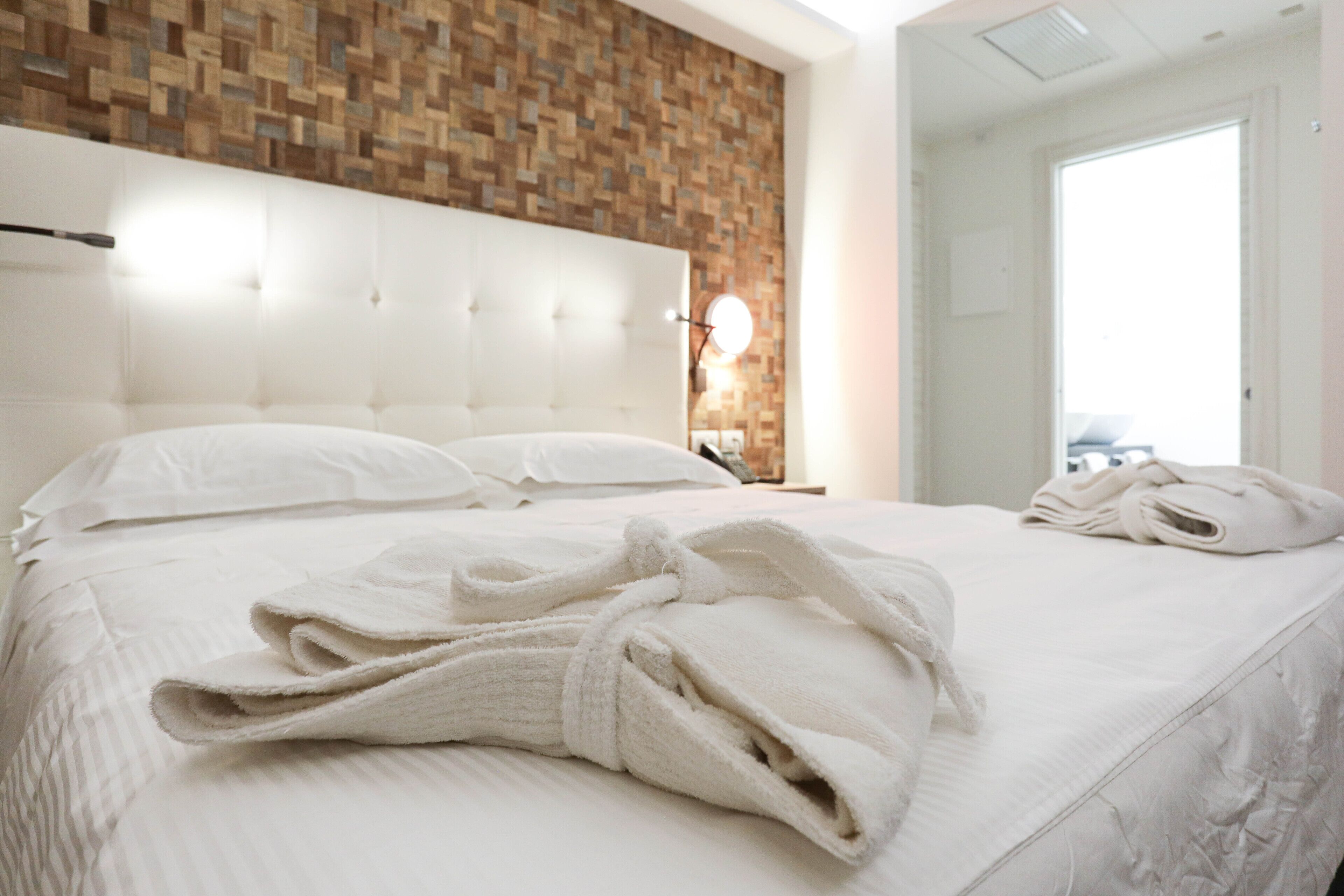 superior double room | minibar, in-room safe, desk, soundproofing