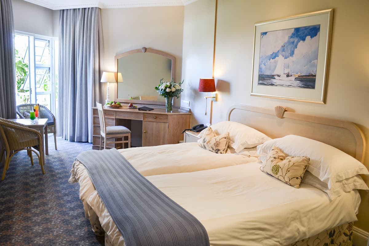 premium bedding, select comfort beds, in-room safe