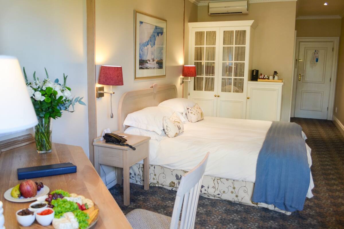 Side Sea-Facing Double | Premium bedding, Select Comfort beds, in-room safe, desk