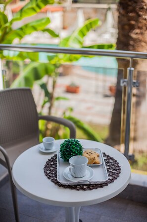 Studio, 2 Single Beds | Individually furnished, iron/ironing board, bed sheets - Sarantis Hotel (Kassandra)