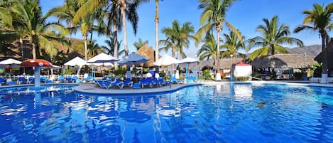 Outdoor pool, open 10:00 AM to 9:00 PM, pool umbrellas, sun loungers