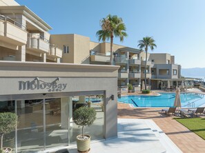 Front of property - Molos Bay Hotel (Kissamos)