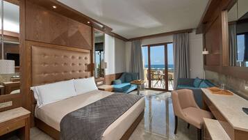 Family Room | Premium bedding, down duvets, minibar, in-room safe