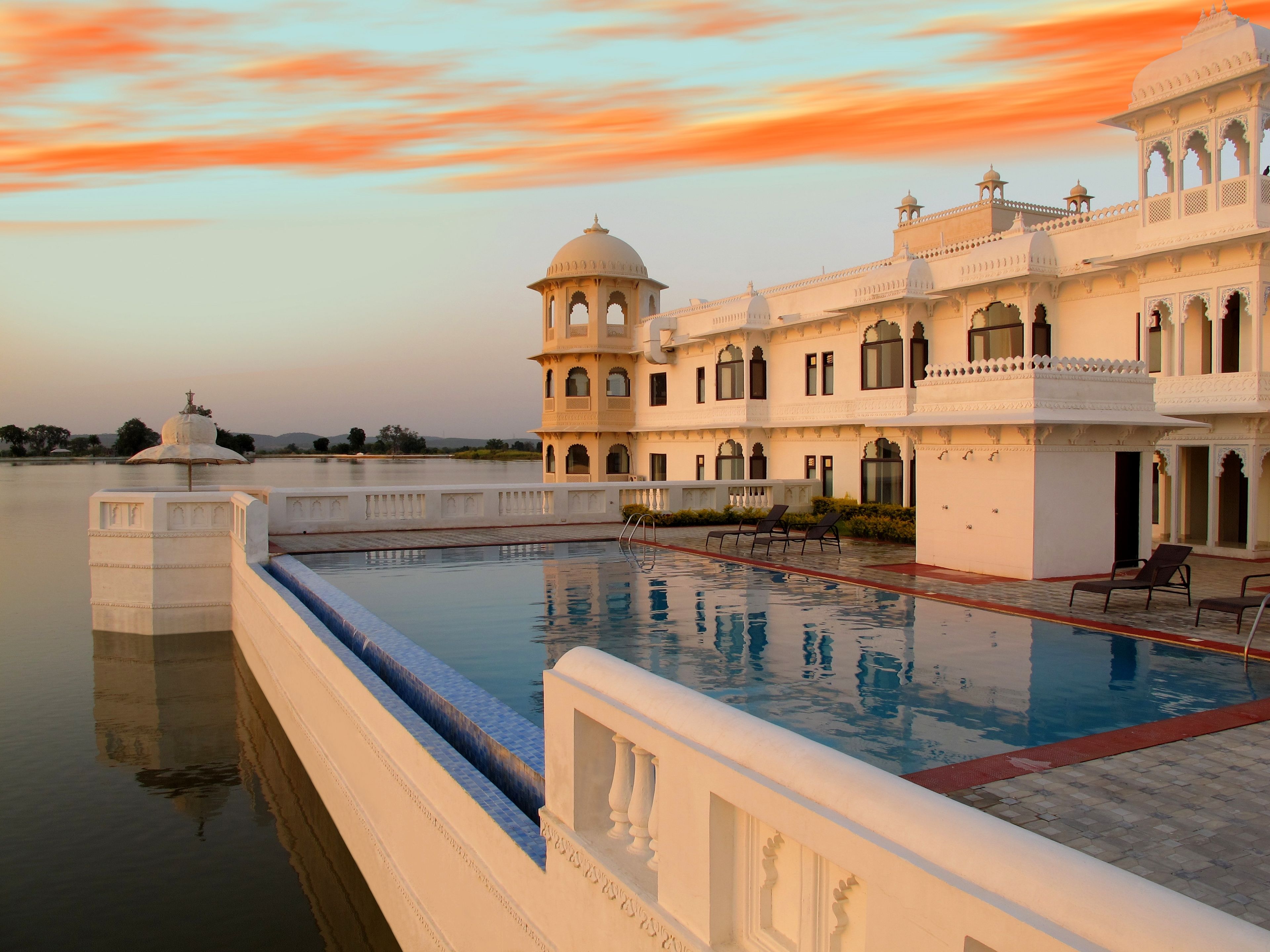 室外游泳池，瀑布泳池