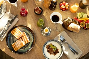 Frokostbuffé hver dag (SEK 225 per person)