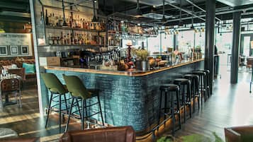 Cocktailbar, utsikt mot havet, öppet vissa dagar