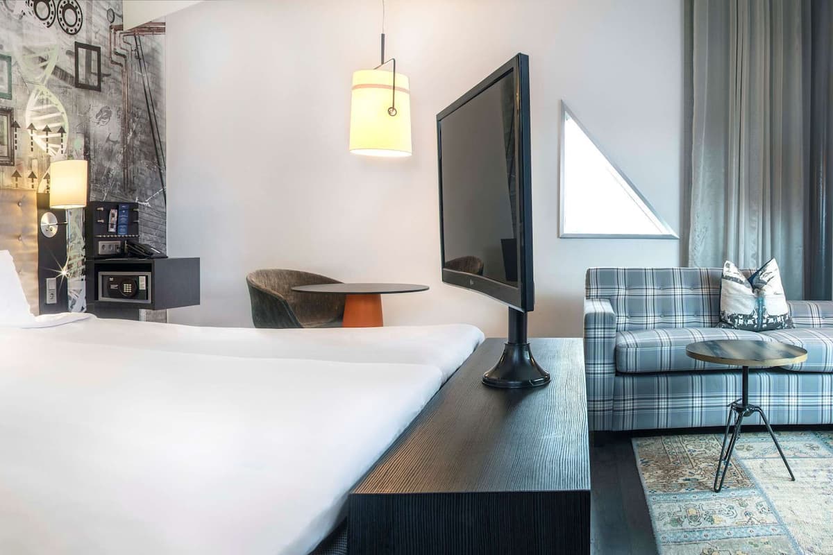 1 Schlafzimmer, Zimmersafe, laptopgeeigneter Arbeitsplatz