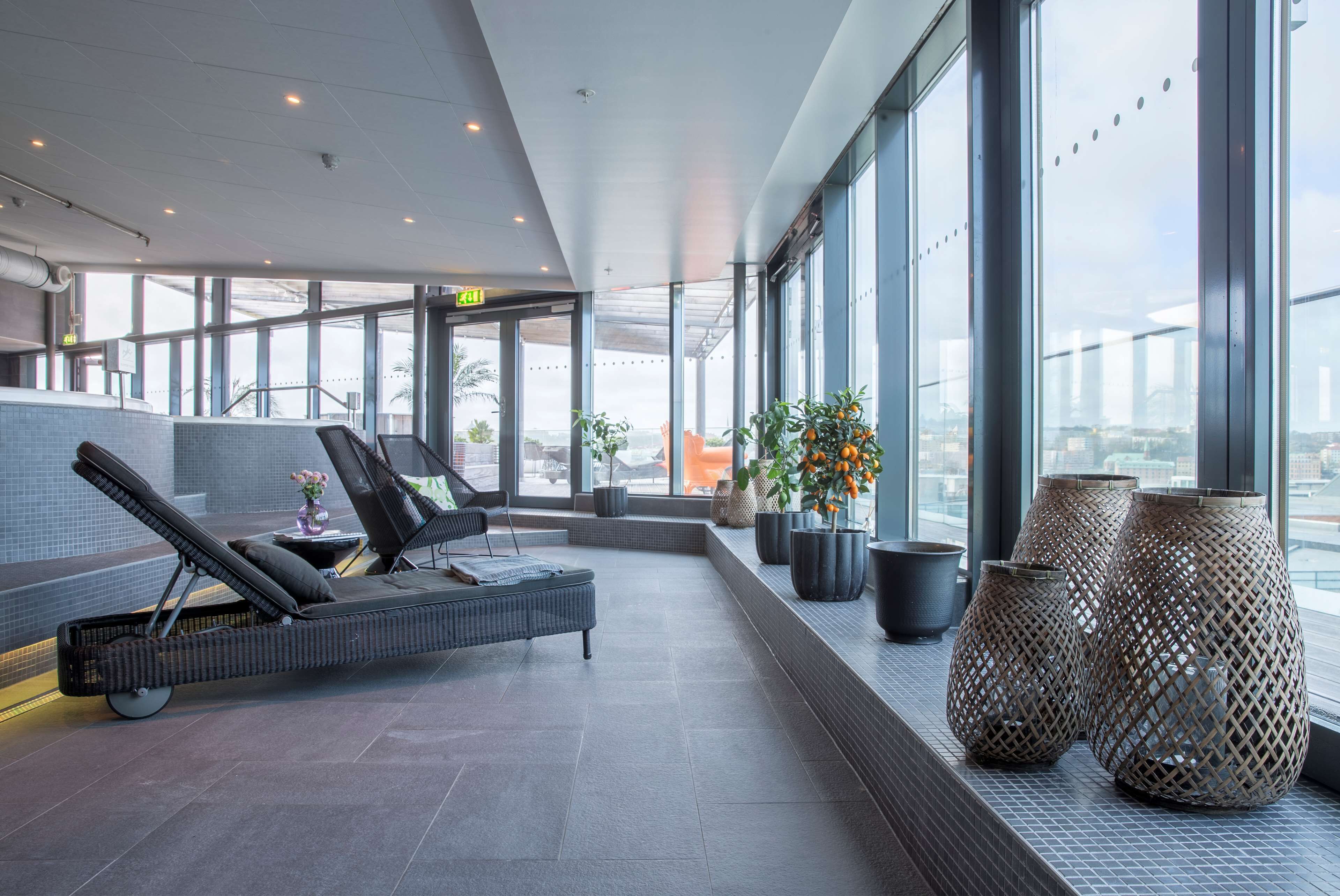 2 indoor pools, outdoor pool