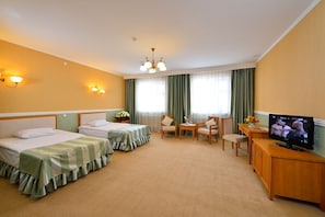 Living area - O Azamat Hotel (Astana)
