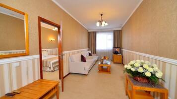 In-room safe, free WiFi