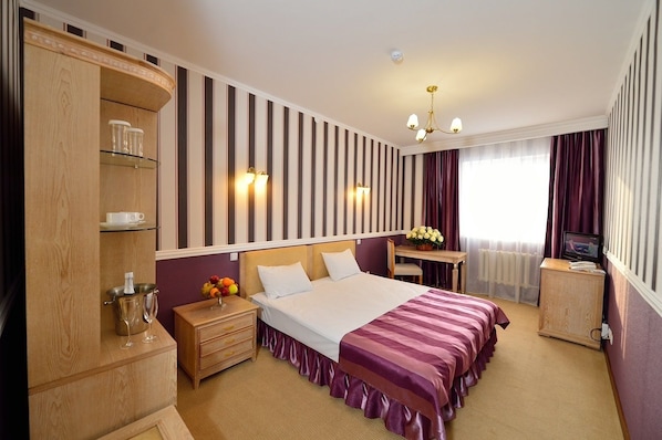 In-room safe, free WiFi - O Azamat Hotel (Astana)