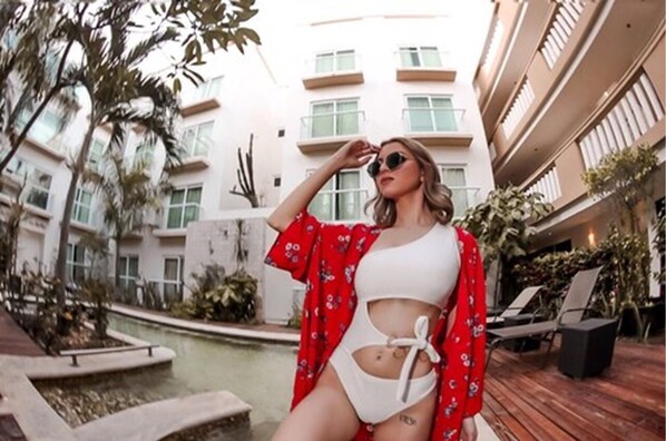 屋外プール、サンラウンジャー