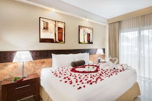 Junior-Suite, 1 King-Bett | Hochwertige Bettwaren, Daunenbettdecken, Pillowtop-Betten, Zimmersafe