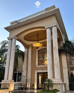 Mặt tiền nơi lưu trú