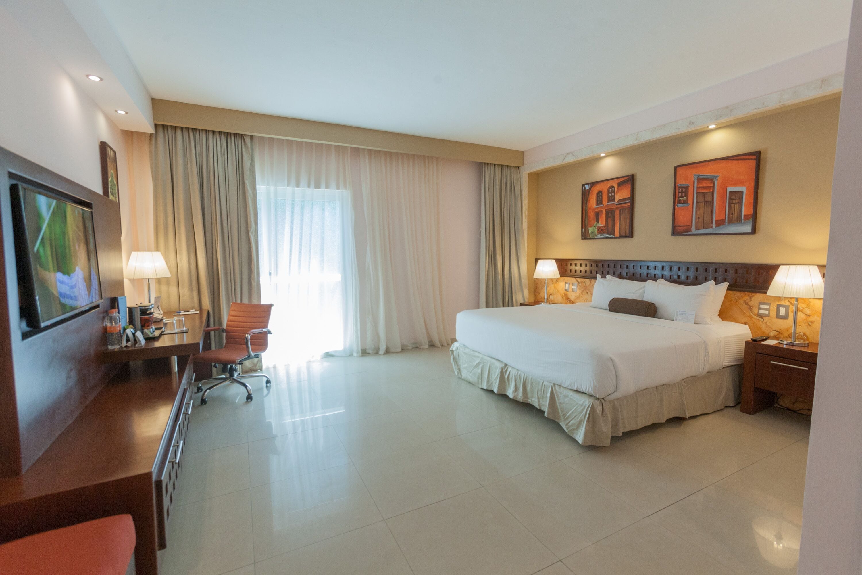 Deluxe Room, 1 King Bed, Accessible