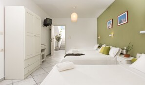 Quadruple Room | In-room safe, soundproofing, iron/ironing board, free WiFi - Elia Studios (Naxos)