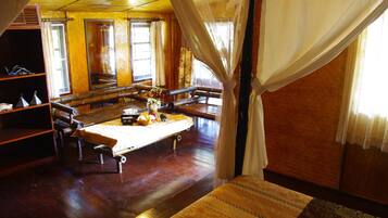 Family Suite | Rollaway beds, free WiFi