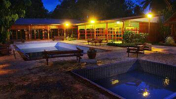 Rollaway beds, free WiFi