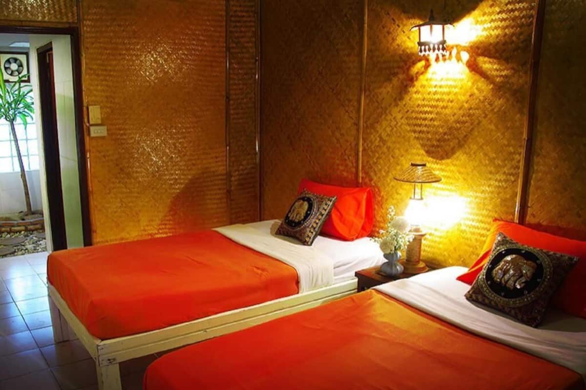 Rollaway beds, free WiFi