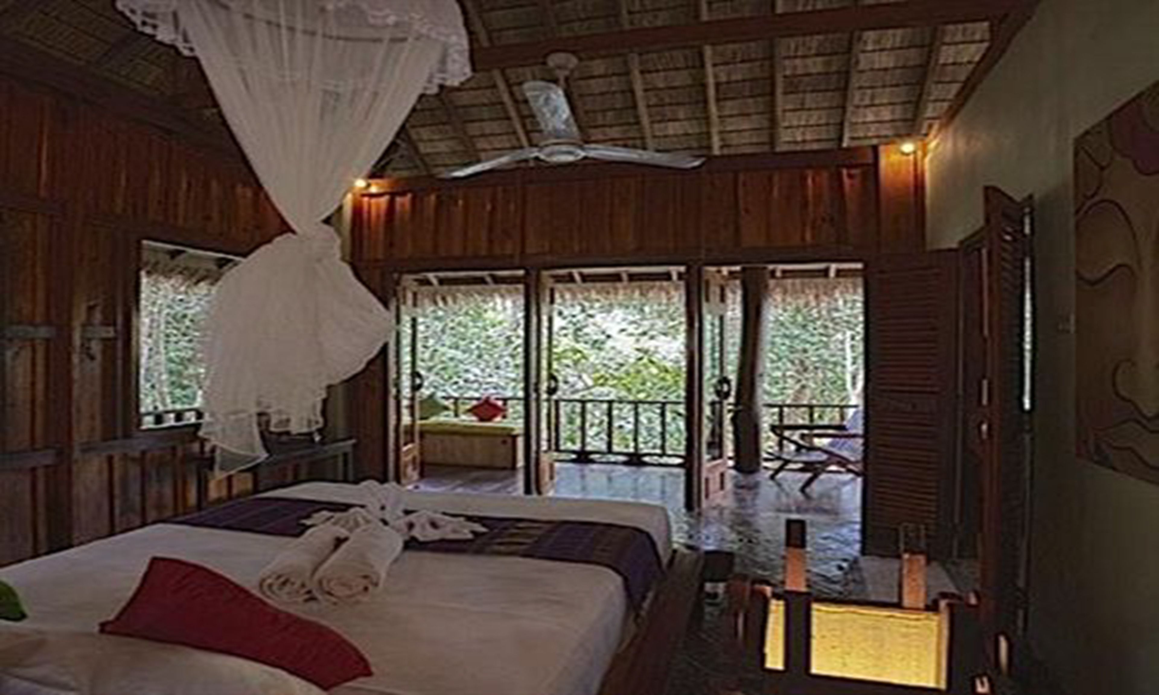 superior room, mountain view | minibar, in-room safe, bed sheets