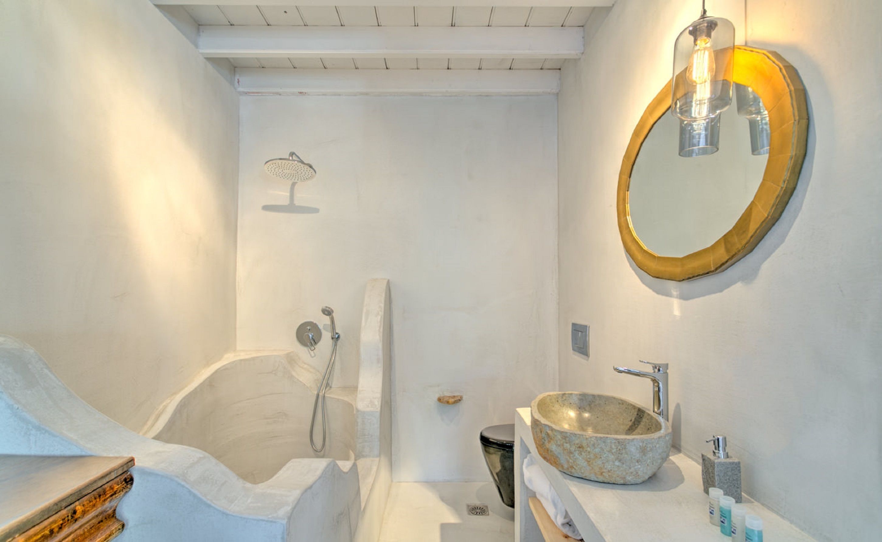 Suite | Bathroom shower