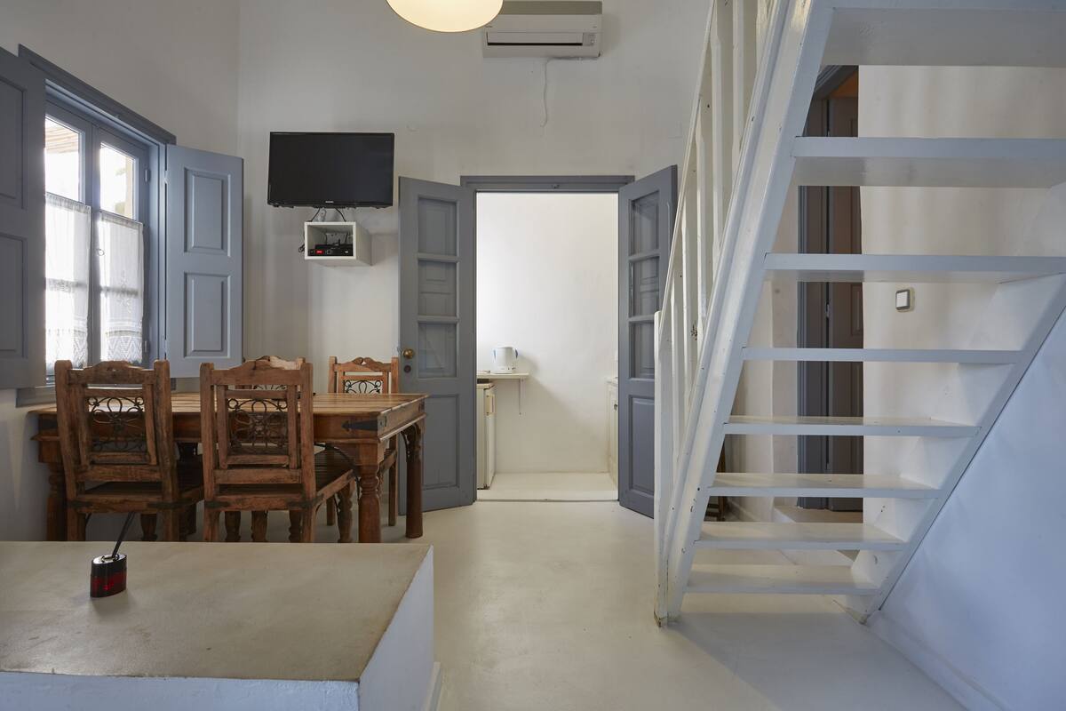 Duplex | Camas Tempur-Pedic, escrivaninha, quartos à prova de som