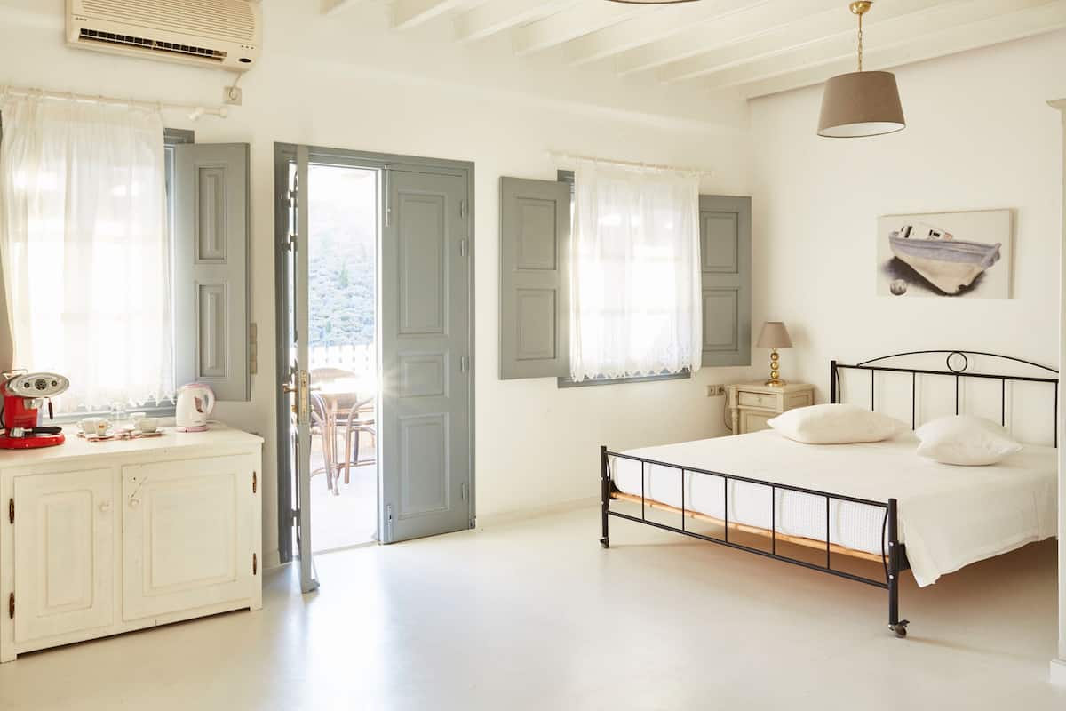 Quarto casal premium | Camas Tempur-Pedic, escrivaninha, quartos à prova de som
