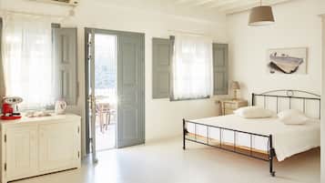 Premium Double Room | Tempur-Pedic beds, desk, soundproofing, free WiFi