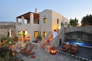 Deluxe Villa | Balcony