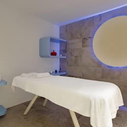 Sauna, hot tub, Turkish bath/hammam, body treatments, body scrubs