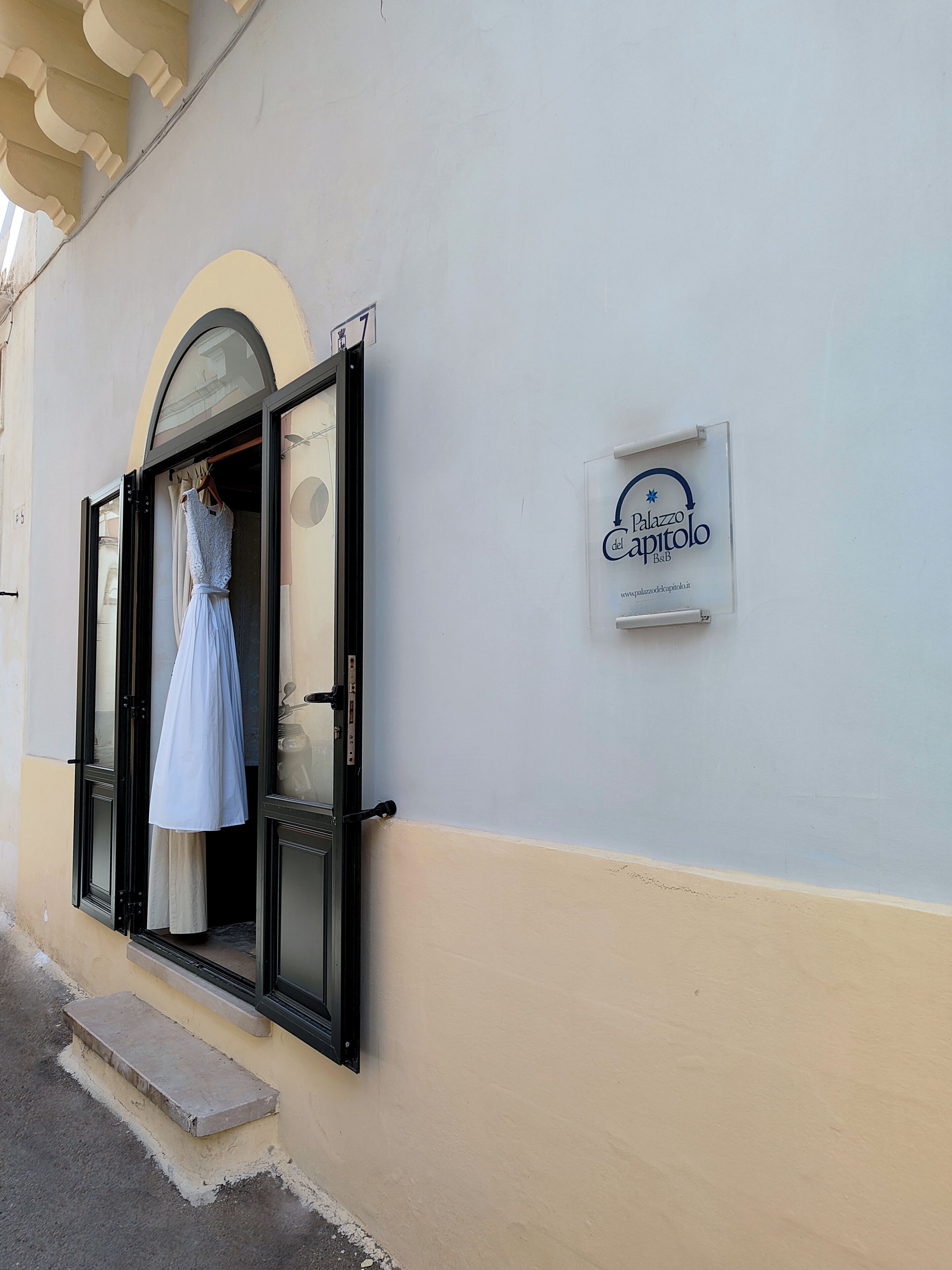 Vista frontal de la propiedad