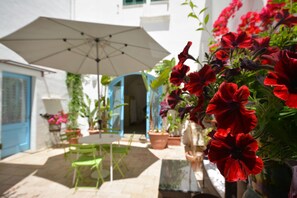 Courtyard - B&B Palazzo del Capitolo - By I Bastioni San Domenico (Gallipoli)