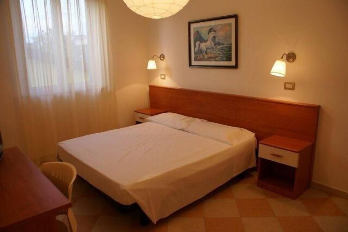 Individually furnished, desk, cots/infant beds, free WiFi