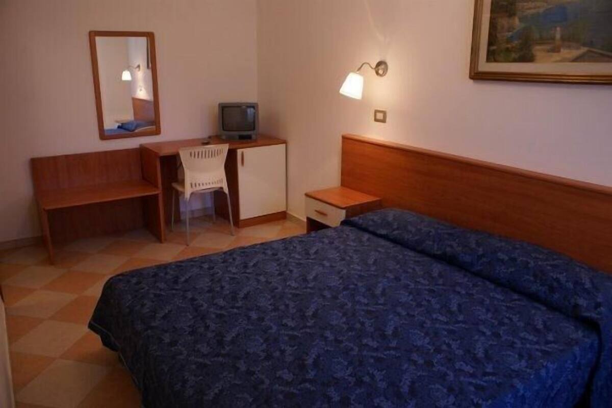 Individually furnished, desk, cots/infant beds, free WiFi