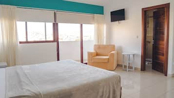 Minibar, free WiFi, bed sheets