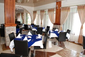 Frühstück, Mittagessen und Abendessen